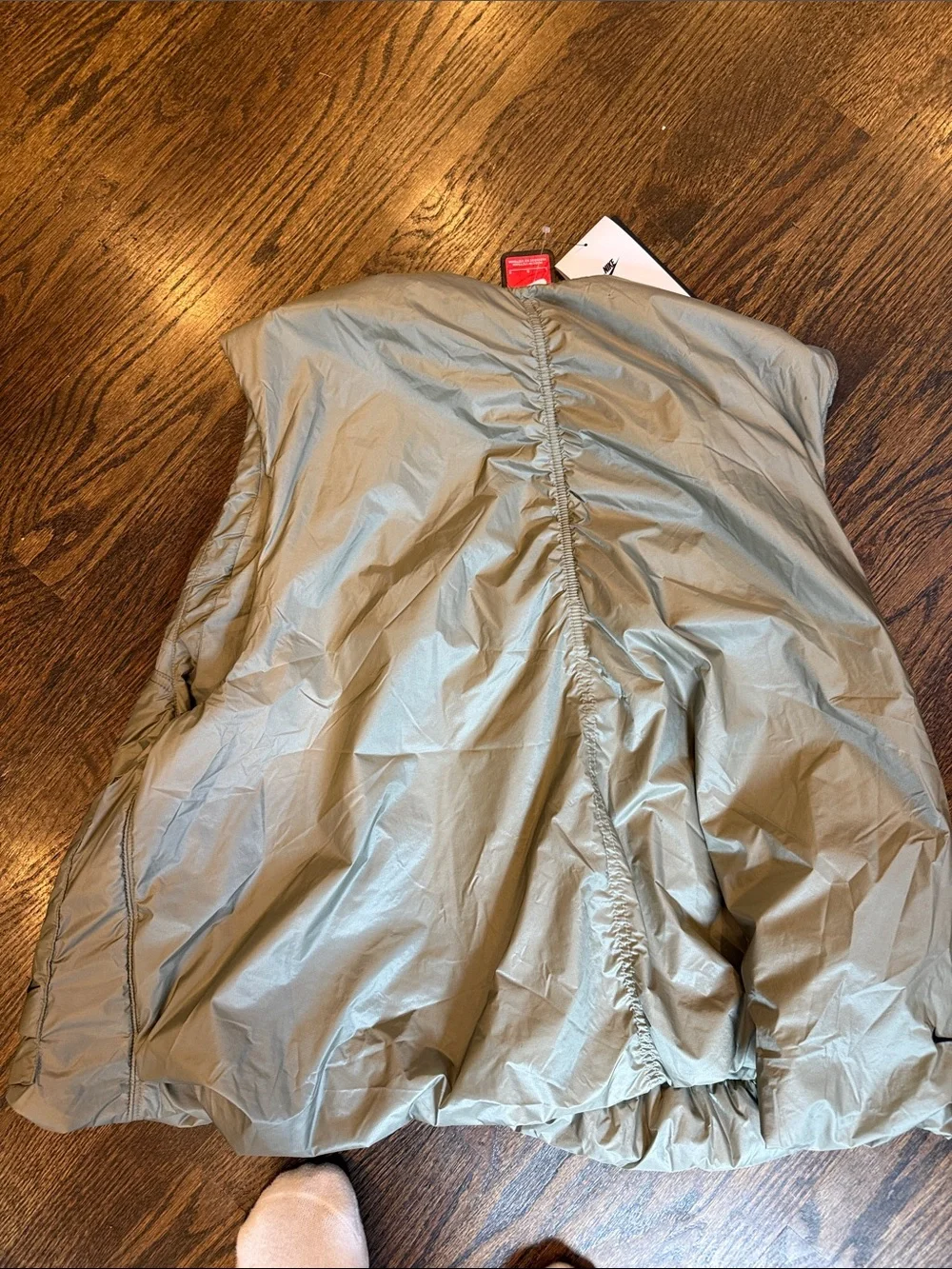 Nike men’s large loose fit vest  Stone Packable Shell Vest